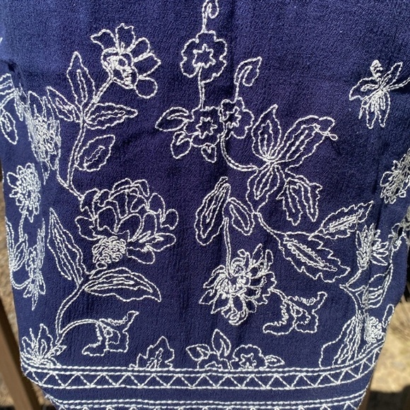 Blue Pepper Vintage open front top with stitched floral detail - Picture 7 of 13